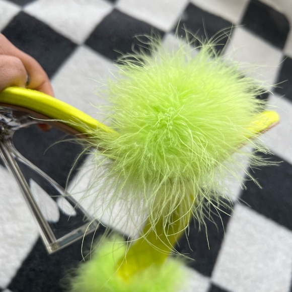 SOLD ON DEPOP Vintage Boudoir Style Feather Heels - Picture 3 of 8